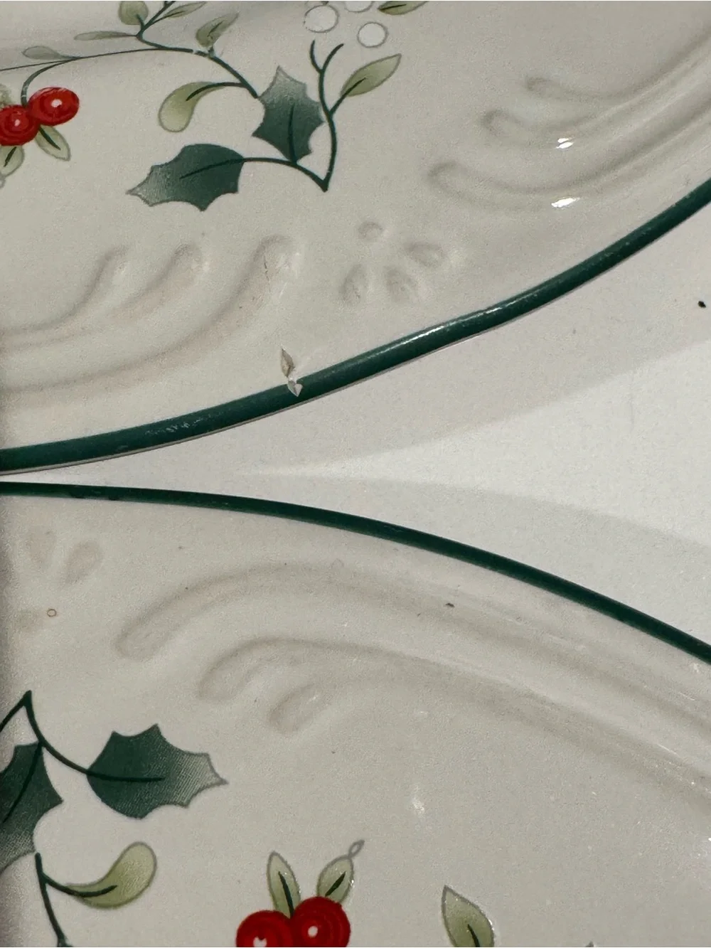 Pfaltzgraff Winterberry Holly 10.5 Dinner Plates Set of 4 Stoneware